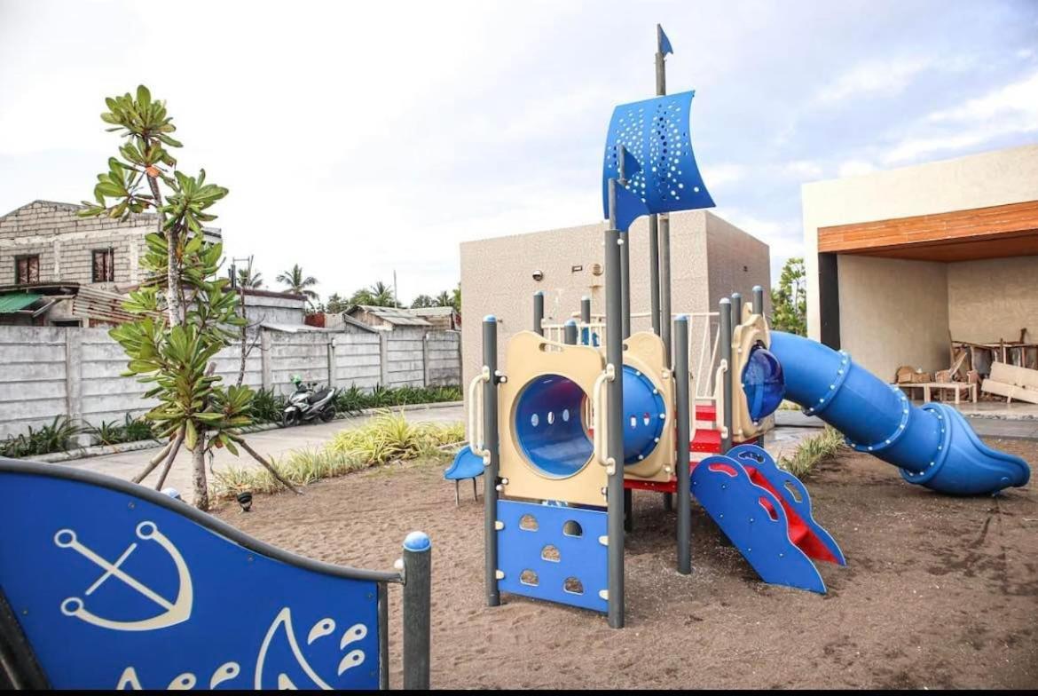 Seafront Residences Vacation Getaway سان خوان المظهر الخارجي الصورة