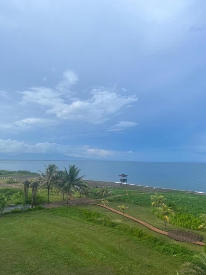 Seafront Residences Vacation Getaway سان خوان المظهر الخارجي الصورة
